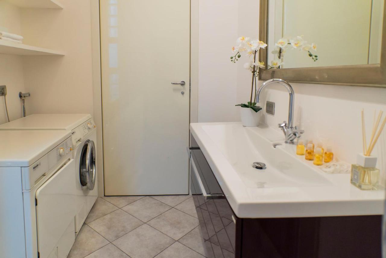 Trilocale Como Centro, Esclusivo 100 Mq Con 3 Balconi Ngoại thất bức ảnh